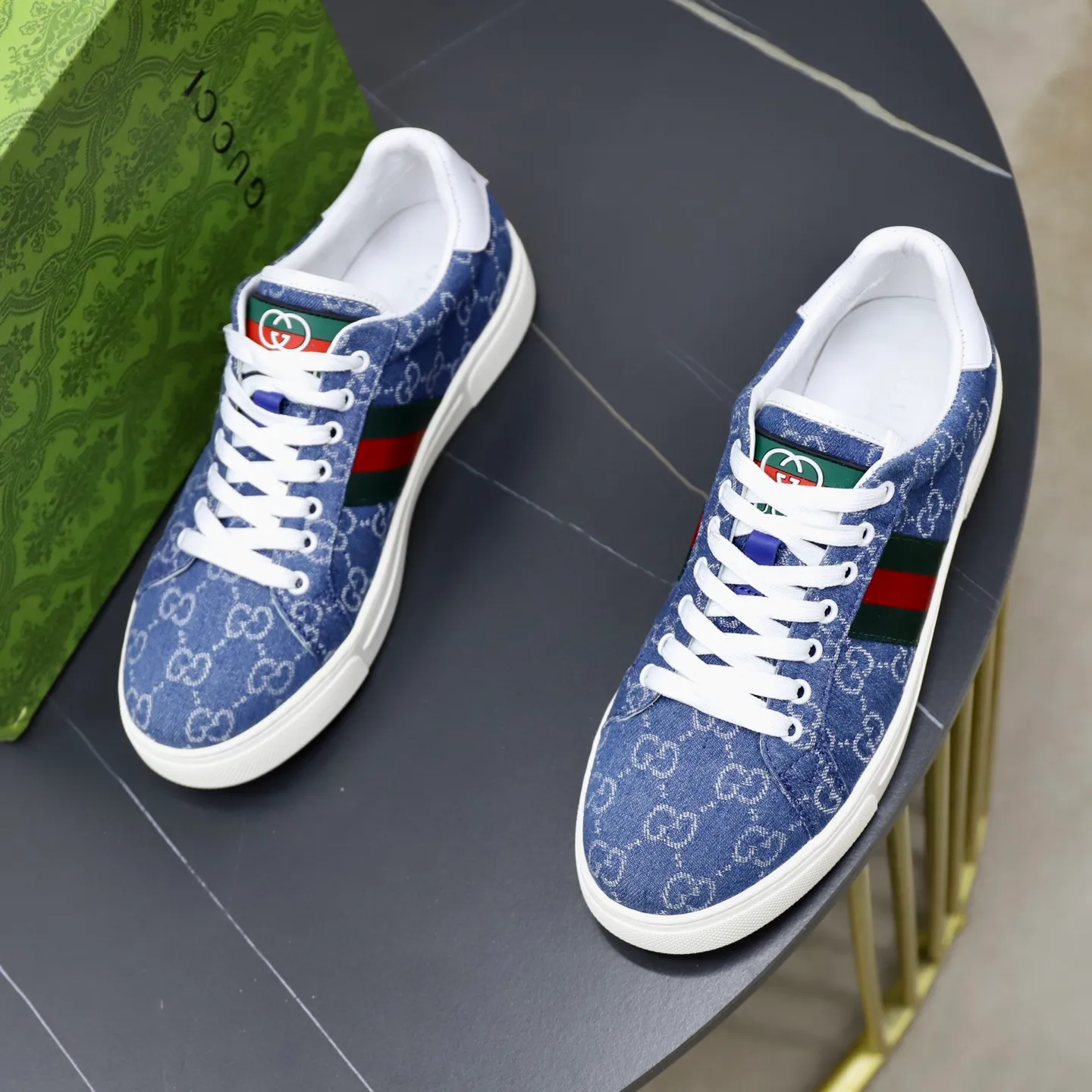 Ex-factory price: 400💰🙅‍♂️🙅‍♂️🙅‍♂️ Brand: Gucci GUCCi Standard code: 38-44 (45 customized) Grade: Same as the official website Material: Original leather splicing Comfortable and breathable sheepskin lining Original wear-resistant outsole Style category: Men's fashionable casual shoes Running sneakers Distinguished luxury brand elements Top luxury Color: actual picture color